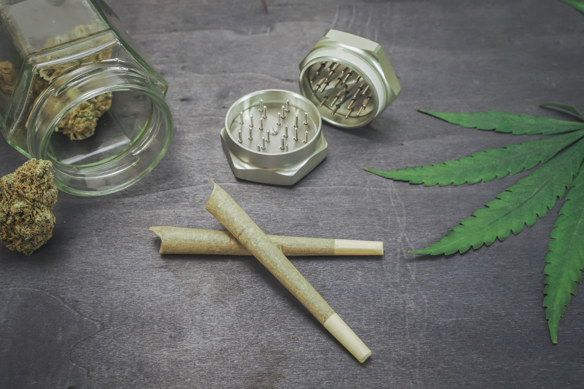 cbd-medical-marijuana-and-hemp-leaves-medical